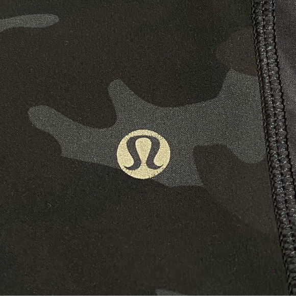 Lululemon black gray camo print side stripe panel elastic drawstring shorts - Picture 6 of 7
